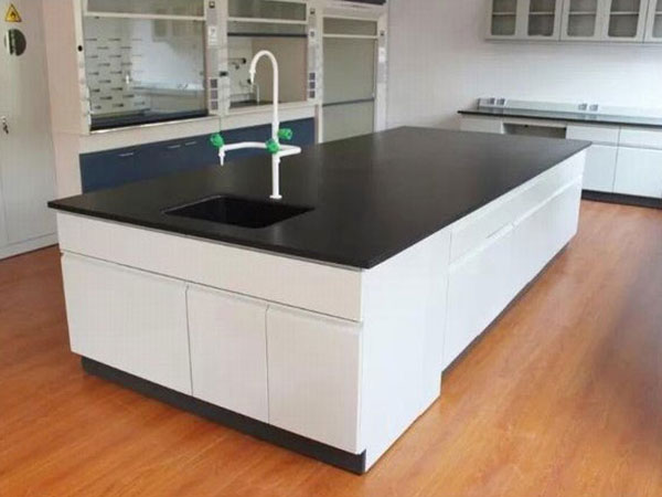 鋼木實驗臺是如何安裝水槽的呢？