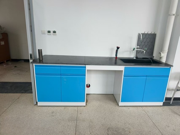 全鋼實驗臺：打造實驗室的必備核心？